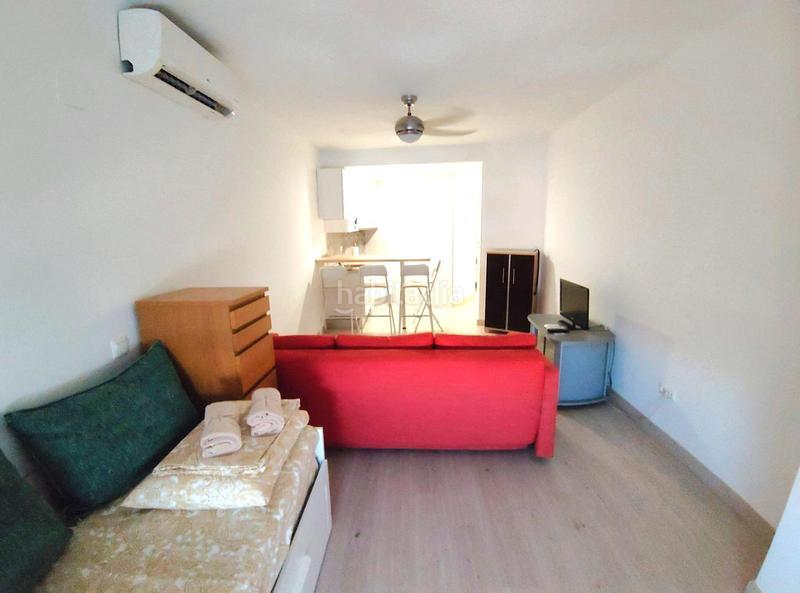 Foto d122478d-c09f-4968-bcea-0cd82378dff4. Estudio  reformado a la venta en La Colina en Torremolinos