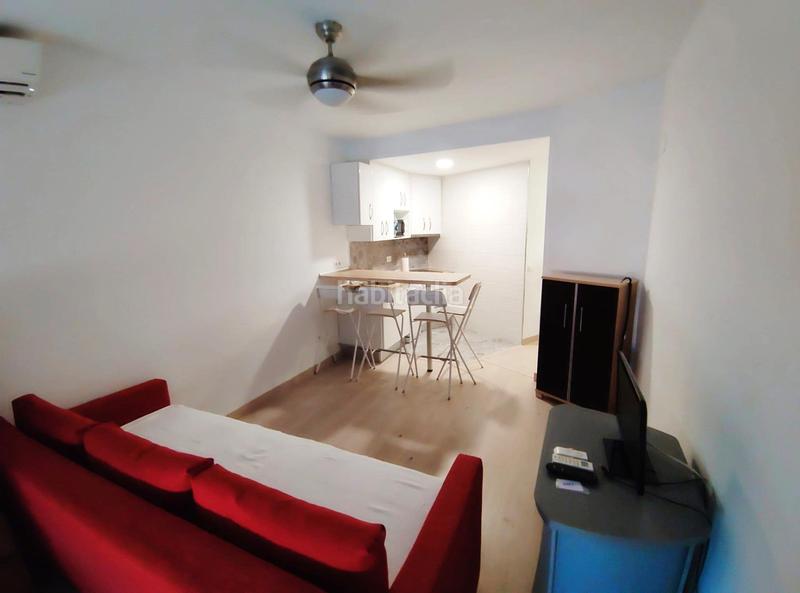 Foto e103e7b7-9aed-45c5-9d47-eb8029192604. Estudio  reformado a la venta en La Colina en Torremolinos