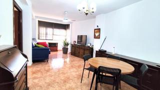 Piso en Avenida velazquez 97. Tu nuevo hogar en málaga! piso acogedor con terraza y excelente