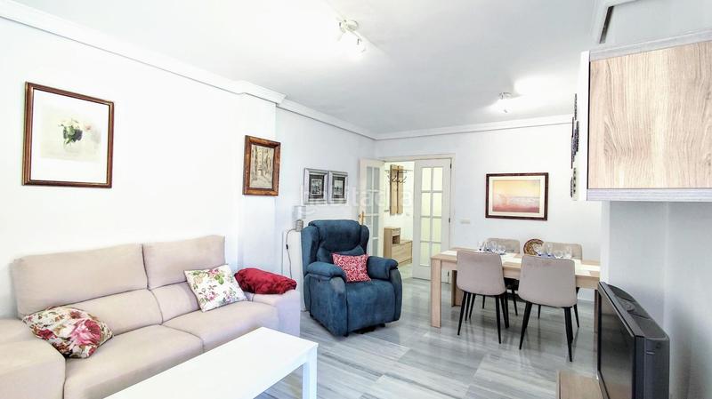Foto 4df0b8fb-3755-473b-8662-67d0b44d9fe6. Piso oportunidad en el corazón ! en Ayuntamiento Torremolinos