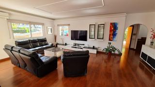Chalet à El Pinar- Palacio de Congresos. Descubre tu paraíso en el pinar de torremolinos!