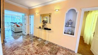 Pis a Manantiales-Estación de Autobuses. Amplio piso en el corazón de torremolinos