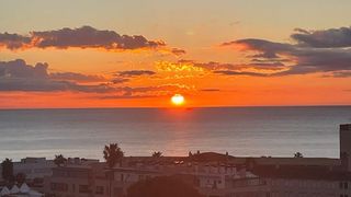 Pis a Loma de los Riscos. Piso con vistas al mar en urbanización tranquila de torremolinos