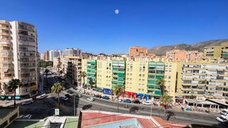 Studiowohnung in Manantiales-Estación de Autobuses. Estudio reformado en torremolinos tu refugio luminoso cerca del