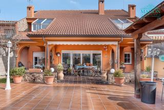 Reihenhaus  Calle aguados. Chalet adosado en venta en yunquera de henares