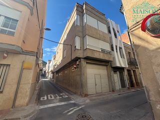 Pis  Carrer de la cova santa. ?? desván con posibilidad de cambio de uso a vivienda en venta e