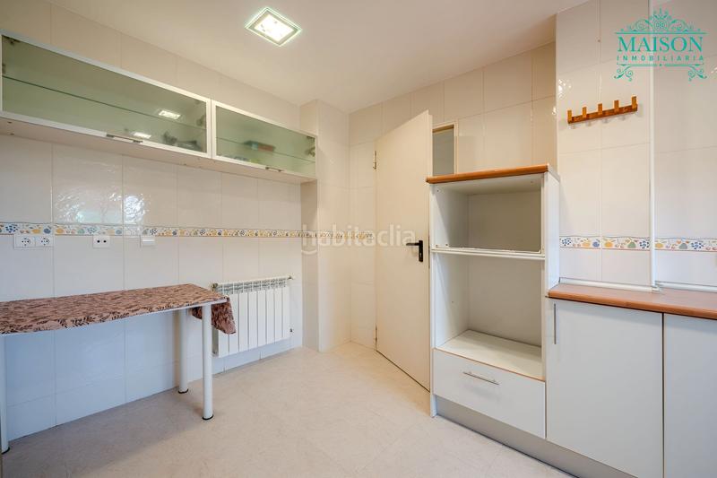 Foto 2e72e0d2-83df-4ba3-ac71-923936f6cacf. Chalet avec chauffage parking dans Galápagos