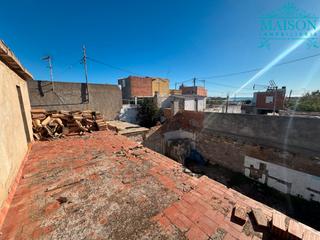 Casa aparellada  Carrer girona. Casa a reformar en venta en el puerto de burriana