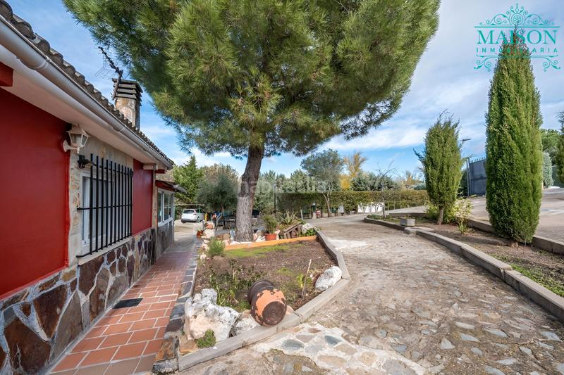 Foto adbfd9ae-1d37-4e3b-8409-c088157a5020. Chalet avec cheminée chauffage piscine dans Uceda