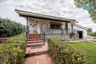 Xalet  Avenida de coslada. ?? chalet independiente en venta en urb. las colinas, el casar c