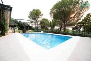 Chalet  Avenida de varsovia. ?? chalet independiente en venta en urb. el coto, el casar, ubic