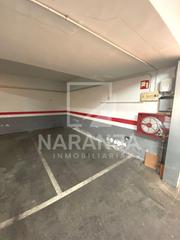 Parking coche  Carrer d'arag. Plaza de parking para coche pequeo en singuerlin, santa coloma