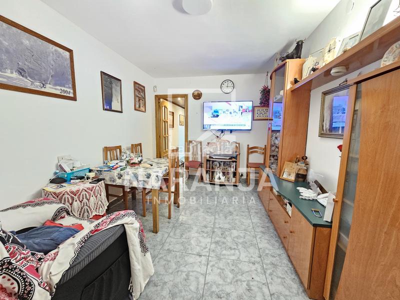 Foto 4bf0b668-3654-4ce8-965e-0285bfae800e. Etagenwohnung in Trinitat Vella Barcelona