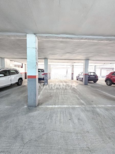 Foto db14ee6a-0751-43bd-98bd-f10eef8012b2. Aparcament cotxe a Trinitat Vella Barcelona