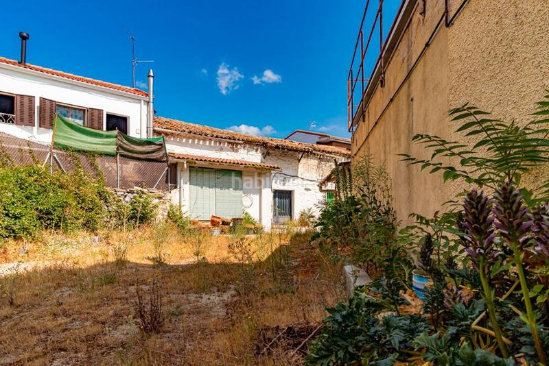 Foto 1633b98d-1df5-4148-a857-f55c48e30048. Terreno residencial magnifica casa-solar en venta en el centro ideal para construir promotoras y constructores en Cerceda