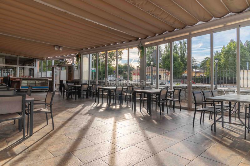 Foto b4fb1ddc-6808-44cc-9b28-bbfdfca2d58c. Local comercial oportunidad de inversion alfa home te ofrece en exclusividad una oportunidad para invertir el destacado y consolidado restaurante en Moralzarzal