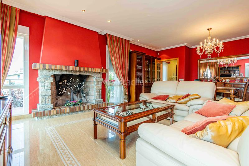 Foto ab755a2e-f51b-416a-bf2f-c8848dcf8299. Chalet la vivienda que estás buscando para tu familia! espectacular chalet independiente de 400 m2 con piscina sobre parcela de 1.000 m2 en Guadarrama