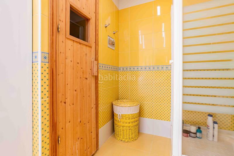 Foto b5ab475c-a826-48b8-a12e-e7a98e4bc76e. Chalet la vivienda que estás buscando para tu familia! espectacular chalet independiente de 400 m2 con piscina sobre parcela de 1.000 m2 en Guadarrama