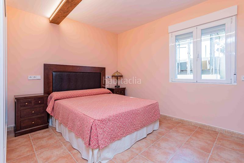 Foto b85c0eb9-adf5-4c31-b09f-f6ac1896b6a6. Chalet la vivienda que estás buscando para tu familia! espectacular chalet independiente de 400 m2 con piscina sobre parcela de 1.000 m2 en Guadarrama