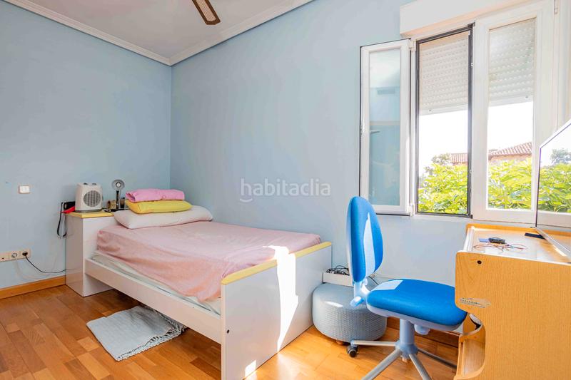 Foto d9d1f1f1-9cfd-4ee5-8b76-f994ccd27952. Chalet la vivienda que estás buscando para tu familia! espectacular chalet independiente de 400 m2 con piscina sobre parcela de 1.000 m2 en Guadarrama