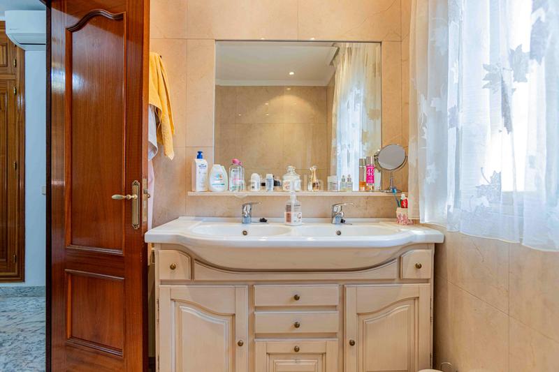 Foto b7517c3d-0d62-461c-9854-fd7a4cbc50b6. Chalet mpresionante y acogedor chalet , con espectaculares vistas. amplia vivienda de 270m2 construidos en parcela de 450m en Moralzarzal