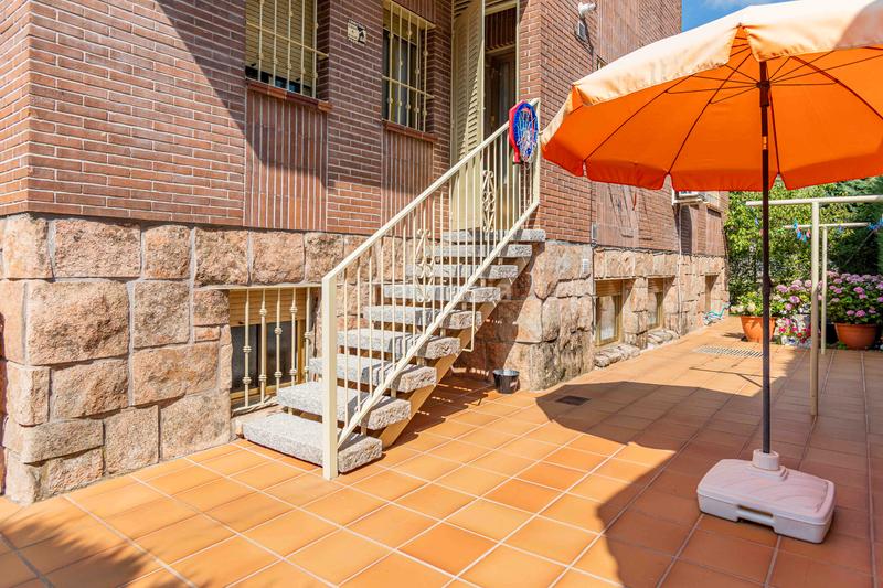 Foto d13d4f80-275f-4048-ba75-5c82bffef9f9. Chalet mpresionante y acogedor chalet , con espectaculares vistas. amplia vivienda de 270m2 construidos en parcela de 450m en Moralzarzal