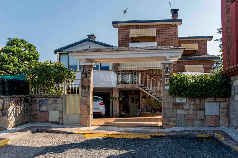 Foto e827331e-ba8d-4fa1-b42a-595b156ed595. Chalet mpresionante y acogedor chalet , con espectaculares vistas. amplia vivienda de 270m2 construidos en parcela de 450m en Moralzarzal