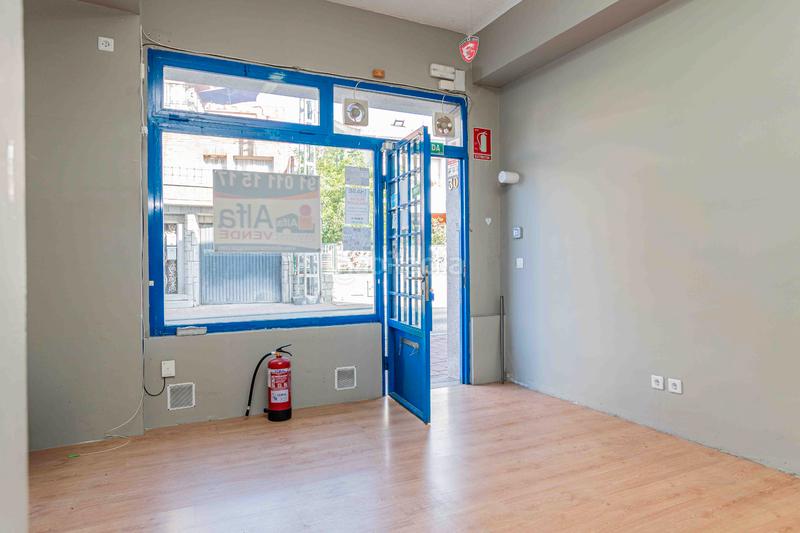 Foto 391d801c-8f64-4061-ad00-a3ddc8812317. Local comercial en calle de antón 30 oportunidad de negocio! venta de local de 36m² en pleno  Centro , ideal como inversion en Moralzarzal