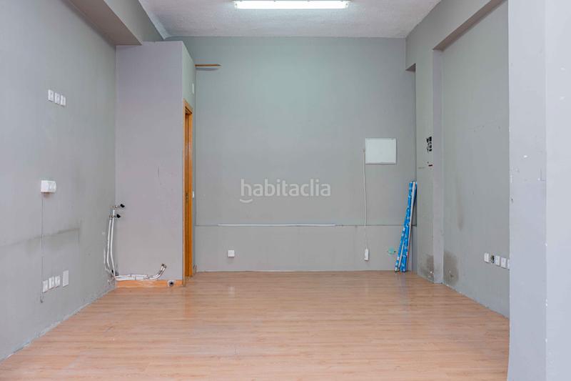Foto 51350b32-b961-4c08-bec9-8d0876c2a587. Local comercial en calle de antón 30 oportunidad de negocio! venta de local de 36m² en pleno  Centro , ideal como inversion en Moralzarzal