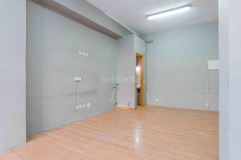 Foto 5a873adc-69bd-4cf2-b346-b82de9051307. Local comercial en calle de antón 30 oportunidad de negocio! venta de local de 36m² en pleno  Centro , ideal como inversion en Moralzarzal