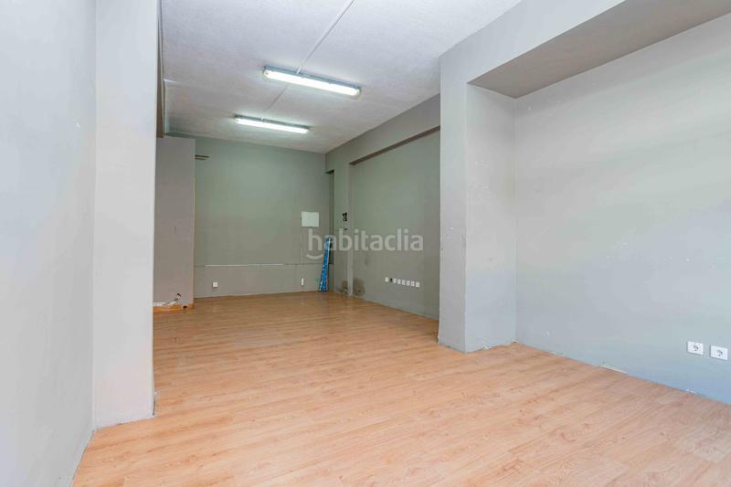 Foto eedde672-f018-4b0b-80da-adbcf13a8d08. Local comercial en calle de antón 30 oportunidad de negocio! venta de local de 36m² en pleno  Centro , ideal como inversion en Moralzarzal