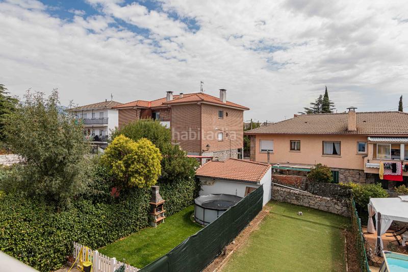 Foto 4ba4d20e-dc49-42b1-9250-49794dbe9c7b. Casa adosada magnifico chalé adosado zona centro de 230m² construidos alfa home pone a la venta en exclusiva este magnífico y coque en Cerceda