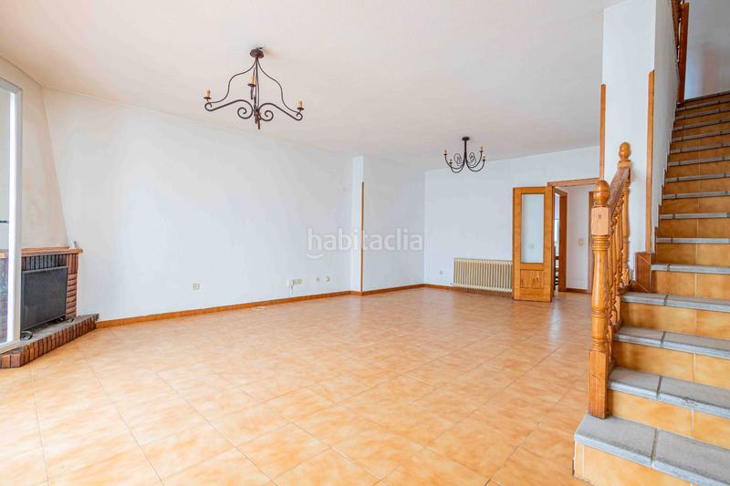 Foto 98603465-32fe-42c3-abc6-67aa61a18769. Casa adosada magnifico chalé adosado zona centro de 230m² construidos alfa home pone a la venta en exclusiva este magnífico y coque en Cerceda