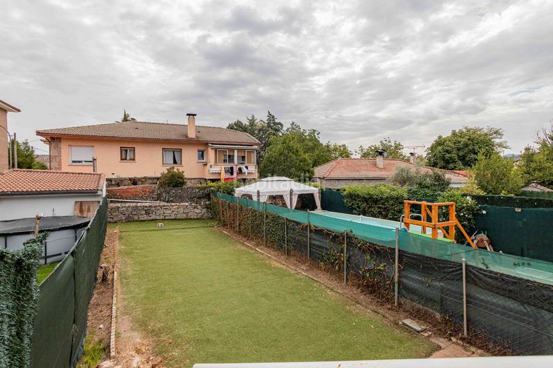 Foto ada1d28f-7cdb-4c23-90f2-a85d9f26cfc5. Casa adosada magnifico chalé adosado zona centro de 230m² construidos alfa home pone a la venta en exclusiva este magnífico y coque en Cerceda