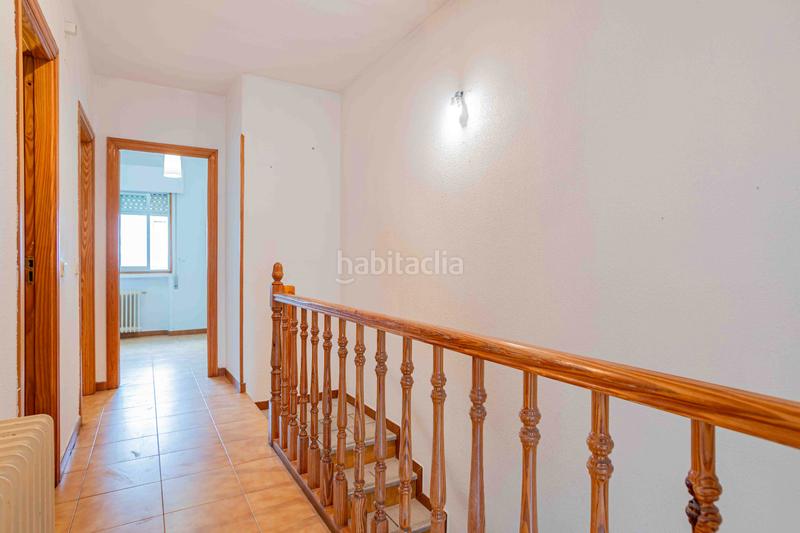 Foto b5ec70a4-ecb8-462b-aec5-4e75a1dd4af5. Casa adosada magnifico chalé adosado zona centro de 230m² construidos alfa home pone a la venta en exclusiva este magnífico y coque en Cerceda