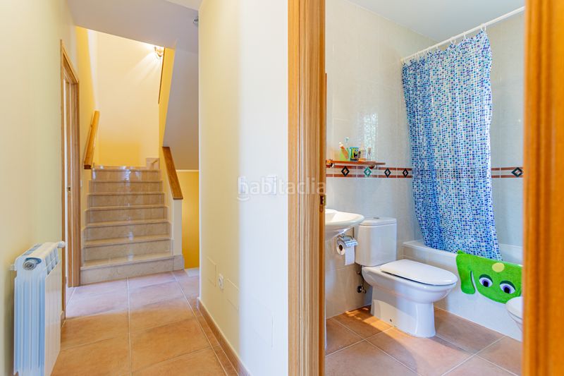 Foto a0135058-6863-49ab-97eb-650ba5f804d1. Casa aparellada amb calefacció a Colegios Moralzarzal