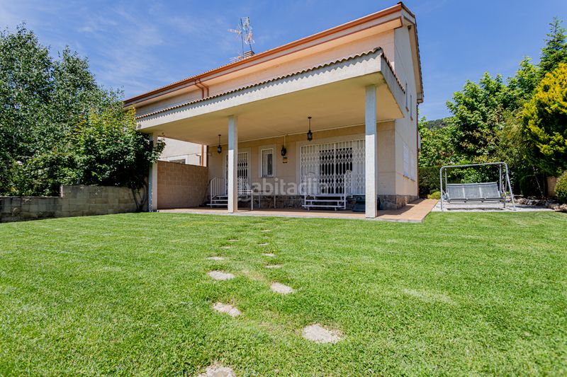 Foto b424ff98-f123-4622-9bbc-27a6e4cfcf59. Casa aparellada amb calefacció a Colegios Moralzarzal