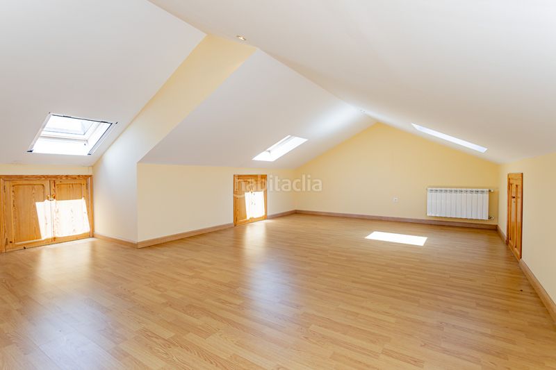 Foto d5b0db9e-0e7f-43c1-b1ff-2dda166e28cf. Casa aparellada amb calefacció a Colegios Moralzarzal