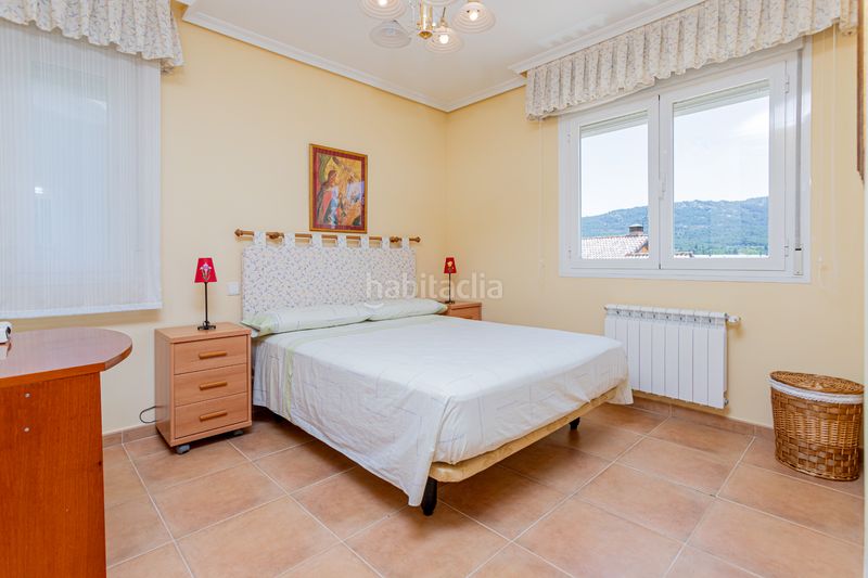 Foto e6cfc80c-3aea-486d-870a-80c35895e0c2. Casa aparellada amb calefacció a Colegios Moralzarzal