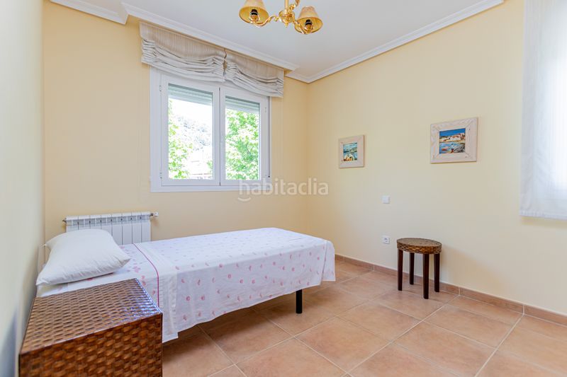 Foto f6f52b89-daf5-4467-9225-2246d5d0d0f3. Casa aparellada amb calefacció a Colegios Moralzarzal