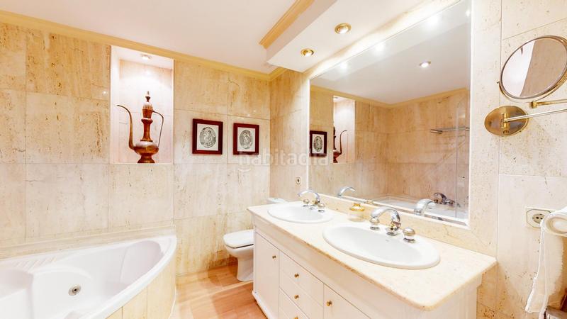 Foto 028887fb-1946-4e67-9906-01166ea5c52b. Ático se vende ático dúplex en Castillo Sohail - Myramar Fuengirola