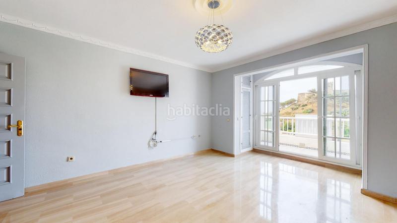 Foto 7edcd187-7222-43a1-a51d-0128252c376c. Ático se vende ático dúplex en Castillo Sohail - Myramar Fuengirola