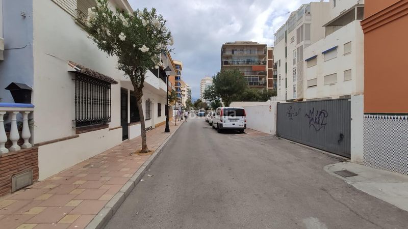 Foto 94f612da-4236-4f75-8fb1-d8743dc7fb95. Aparcament cotxe a Puerto Deportivo Fuengirola