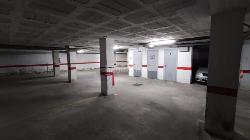 Foto dbb2b72d-7d5d-4427-bcc1-9bdd9295db15. Aparcament cotxe a Puerto Deportivo Fuengirola