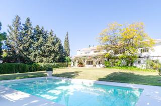 Xalet a Calahonda. Villa de lujo en la urbanización sitio de calahonda