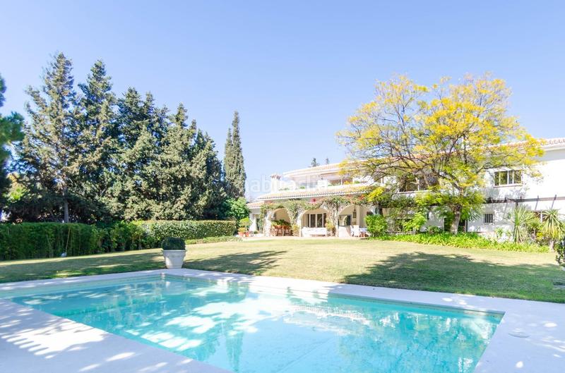 Foto 0f5b41b2-d0df-4491-ba14-0a7050e47969. Chalet villa de lujo en la urbanización sitio de Calahonda en Mijas