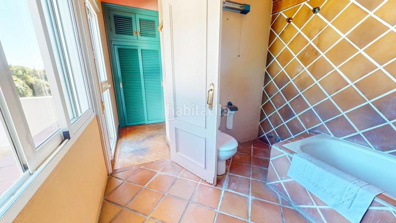 Foto a8785b39-c1e8-4557-b980-b82d1b4c8ccd. Chalet villa de lujo en la urbanización sitio de Calahonda en Mijas