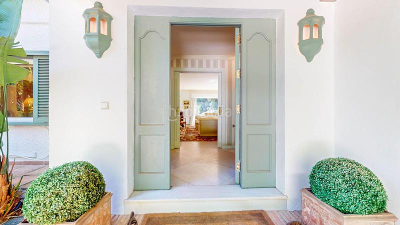Foto b185f7c7-c2e9-4e13-91af-c25d23f9b5a3. Chalet villa de lujo en la urbanización sitio de Calahonda en Mijas