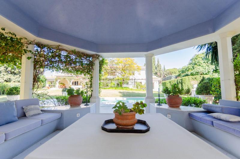 Foto d1c46765-f0fe-4e70-b81b-ce630284430a. Chalet villa de lujo en la urbanización sitio de Calahonda en Mijas
