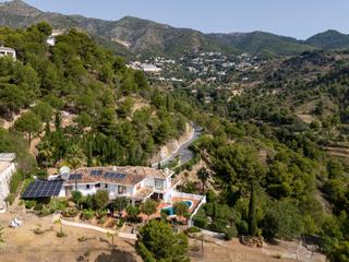 Xalet a Mijas pueblo. Villa o chalet independiente con parcela edificable independient